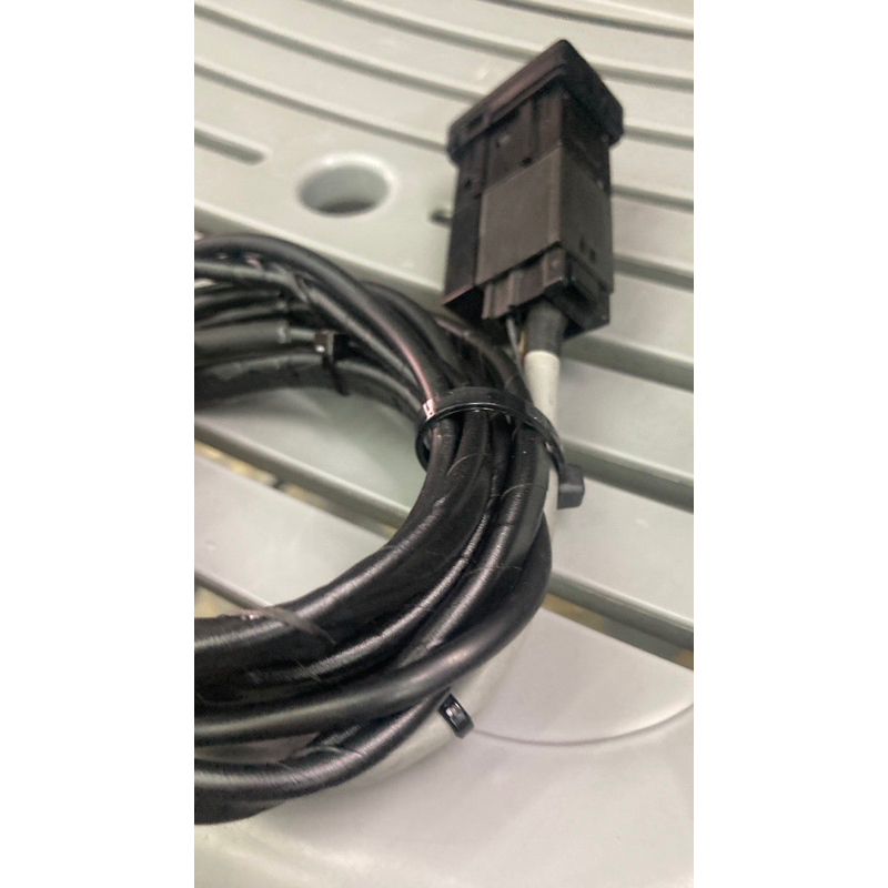 Toyota 正原廠件盲塞式USB Auxin 盲塞專用延長座 有USB Auxin 延長線 拉至主機