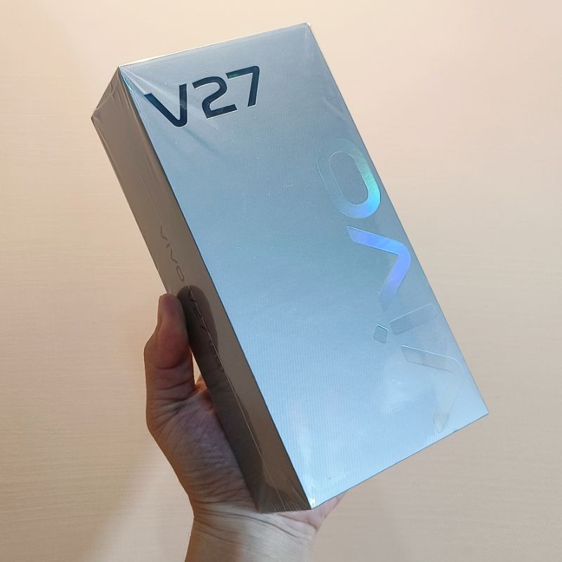 vivo V27 石墨黑 8GB/256GB 盒裝配件購買證明完整。不是 iphone 13 14 s23。