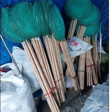 魚塭專用撈網 ，撈網木柄4尺圓型框50公分，四方型框50公分、網目5元銅板大