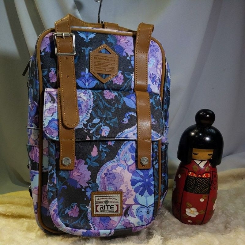 二手美包 RITE 雙生漫遊系(黑花卉)可拆裝子母後背包，複合尼龍加環保ＰＵ底材質，實用又可愛的台灣設計品牌多功能後背包