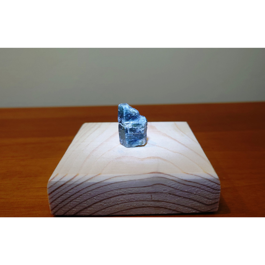 藍寶石 藍剛玉 Sapphire 原礦 原石 6.2 g 教學樣本