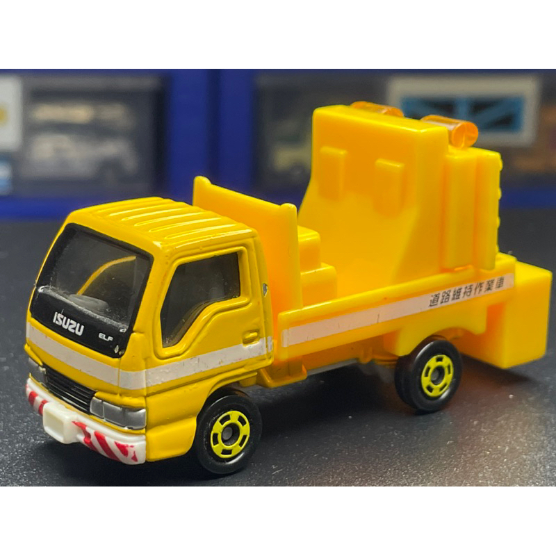 tomica 83 多美 工程車 日本 ISUZU ELF 道路維持作業車 絕版 移動作業車 怪手 34