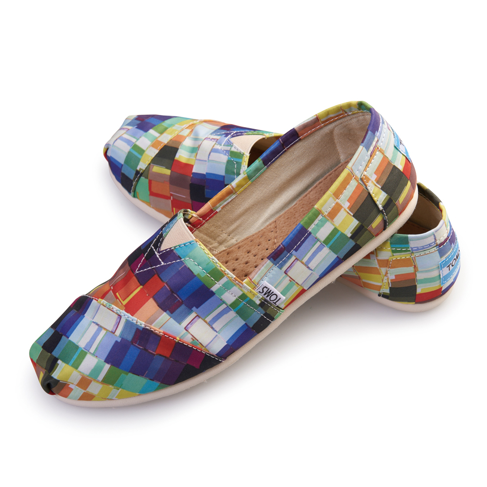 【22.5cm】TOMS 女 彩色方塊 綢緞 Classic Paint Print 舒適休閒鞋 帆布平底鞋 懶人鞋