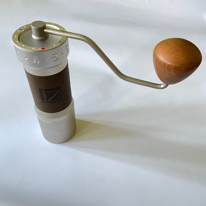 [極新］1Zpresso K-MAX灰 磁吸  手搖磨豆機 附收納包（ 咖啡）