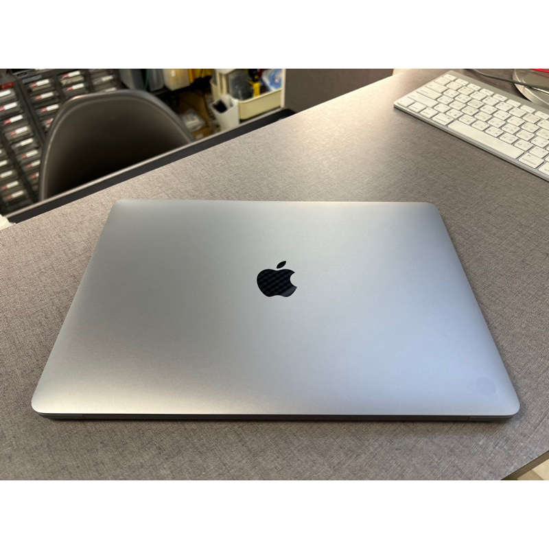 Apple 蘋果｜MacBook Pro 13吋 2022 M2/8G/256G 太空灰色 A2338｜展示機