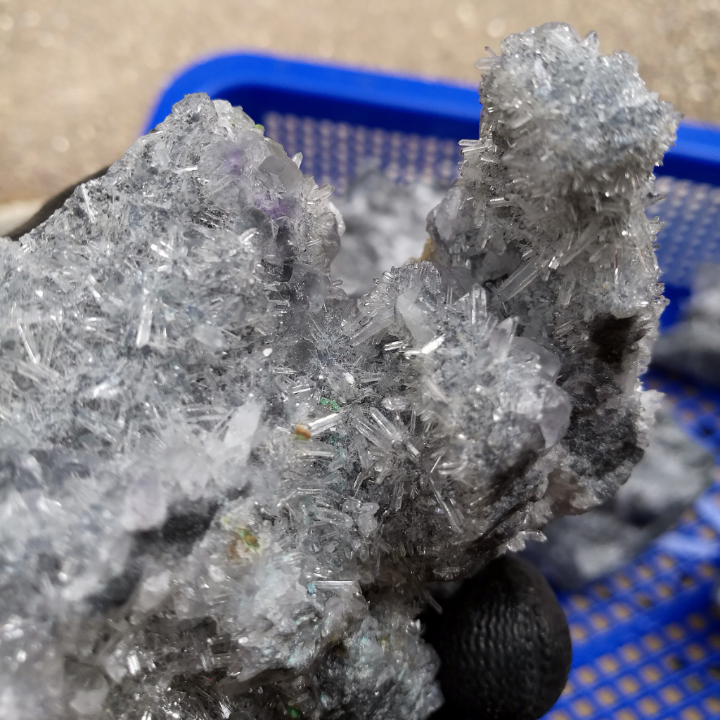 {石場}wk14約重422g-超閃透亮白水晶共生無色螢石 福建產 菊花晶 螢石 水晶簇 原礦