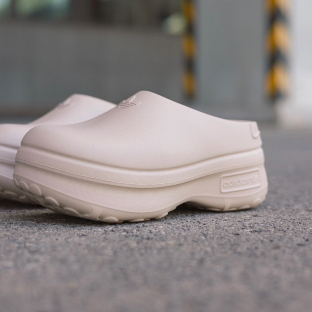 現貨 Adidas Adifom Mule 奶茶色 穆勒鞋 厚底 增高 防水 拖鞋 三葉草 IE7052