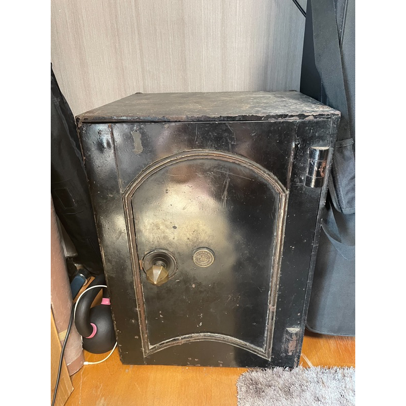 古董保險箱 PRIZE METAL SAFE &amp; LOCK 1863