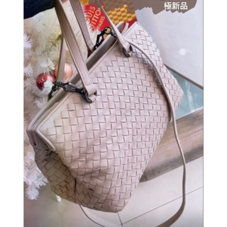 二手旗艦 BOTTEGA VENETA BV 奶茶色 編織皮革 上拉鍊 橫式 肩背包 斜背包(中友店)
