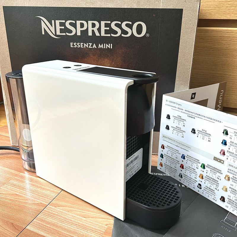 Nespresso_Essenza Mini優雅白_9成新