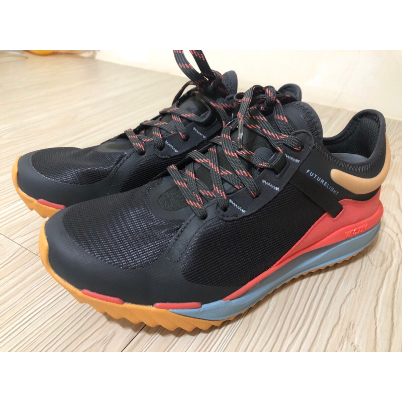 全新 降價出售 The North Face futurelight VECTIV 防水透氣 登山鞋 7.5 24.5