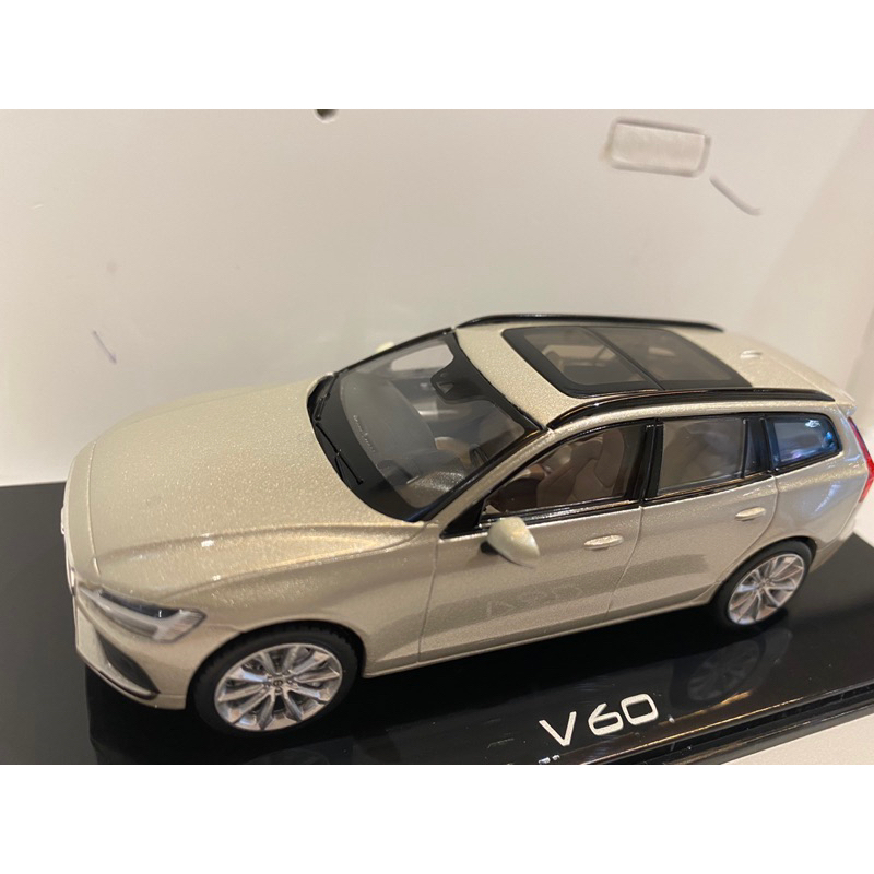 VOLVO原廠精品V60模型車
