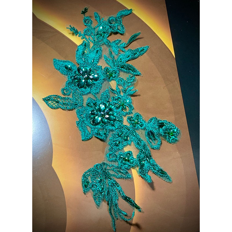 LS82/墨綠色網紗刺繡加手工縫鑽蕾絲花片
