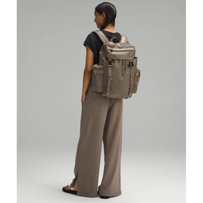 【lululemon】Wunderlust backpack 25L Nomad 後背包雙肩包 25公升 棕色 棕綠色