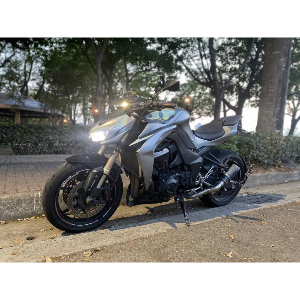 KAWASAKI Z1000 二手檔車中古車配合全額.超額.學生貸款強力過件白牌黃牌紅牌仿賽街車大型重機滿18即可辦理