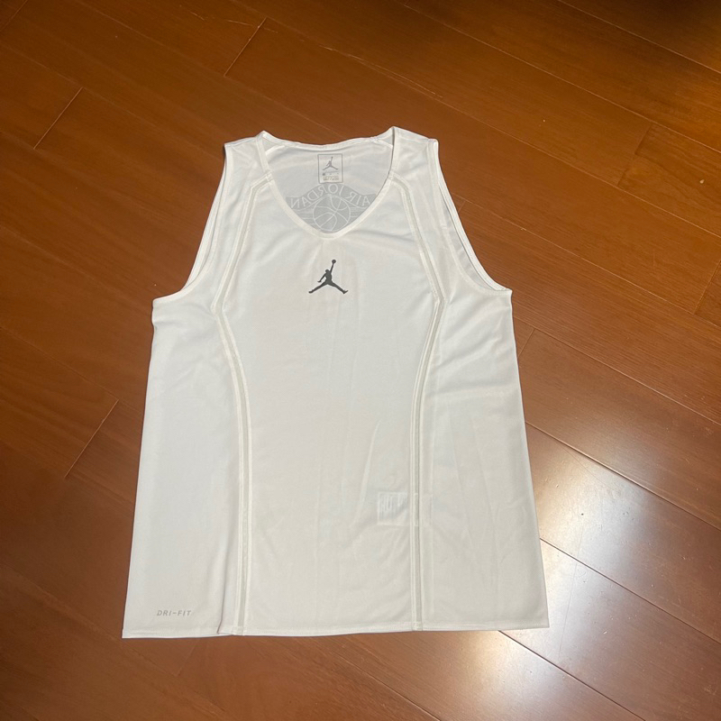 （Size L) Nike Jordan 白色背心 （H)
