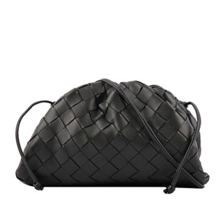 BOTTEGA VENETA 小羊皮MINI POUCH編織雲朵包(黑色) 585852 VCPP1 8803