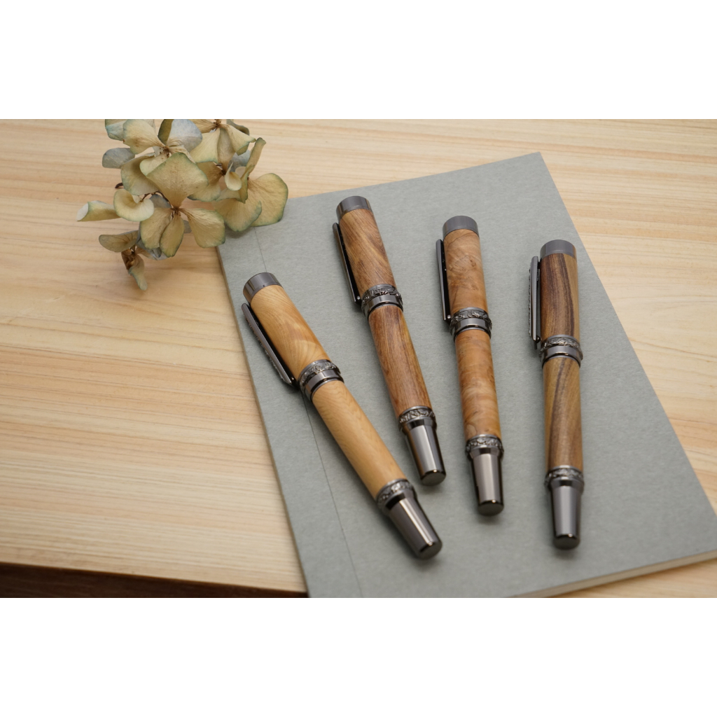 《黃檜木、紅檜木、香杉、肖楠》 款式「蒲陶」手工木製旋蓋鋼筆、鋼珠筆 木頭筆 手作 木製筆