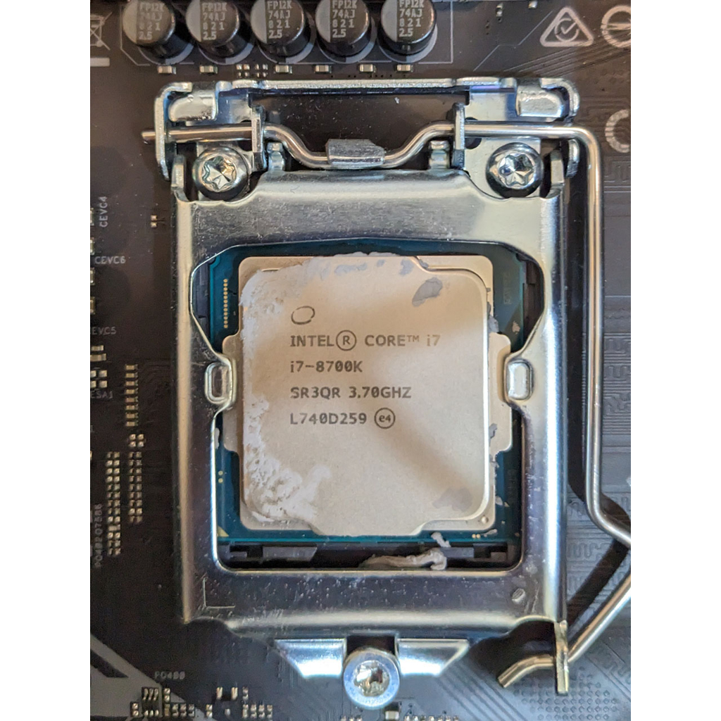 Intel i7-8700K 處理器