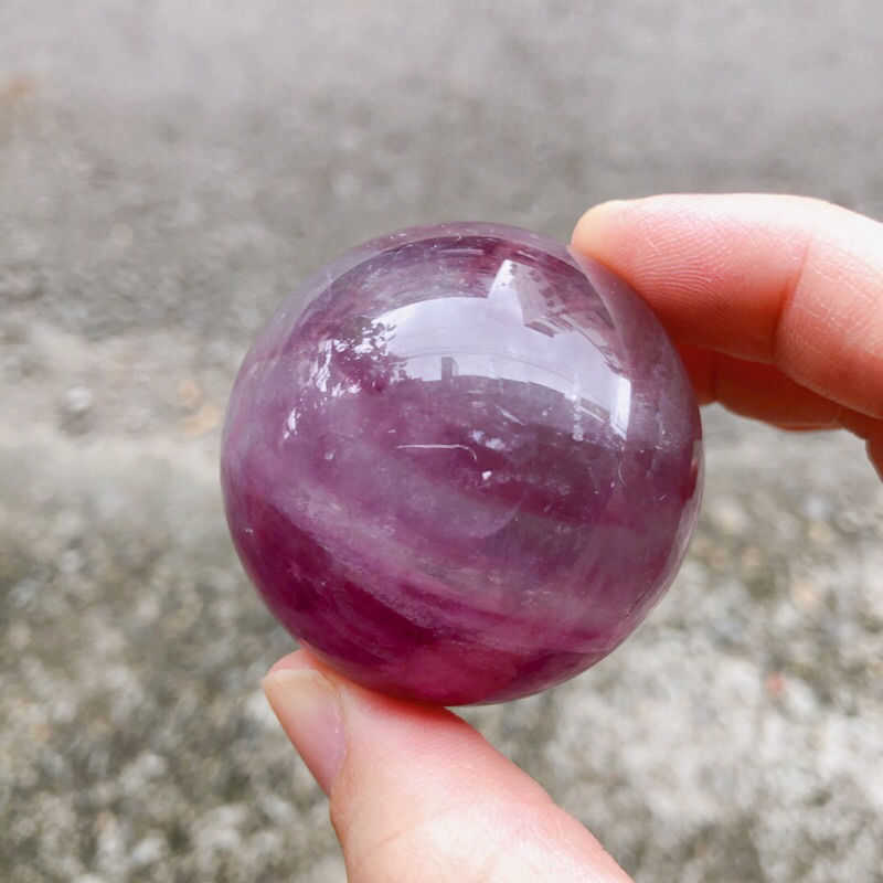 ▪️𝐹𝑙𝑢𝑜𝑟𝑖𝑡𝑒千層螢石球▪️4.6cm 紫綠螢石球 紅螢石球 漸層螢石 漸層螢石球 智能之石 螢石水晶球