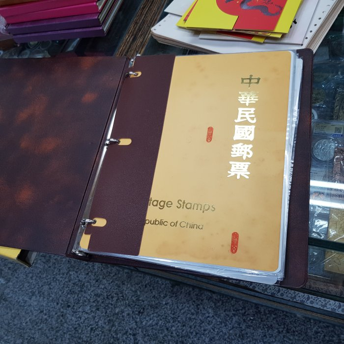 ☆孟宏館☆84活頁冊 西元1995年 郵票 活頁卡 三孔夾84年度冊八十四年度冊郵票冊活頁卡含郵票一冊~13.2