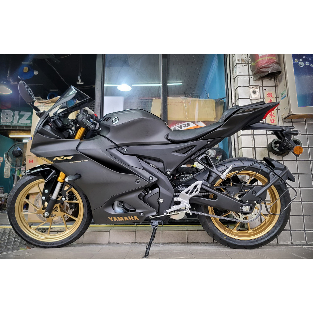 【勝大重機】全新現車 2023 YAMAHA YZF-R15 V4 闇夜黑 全新車售價$11.8萬 金輪框 R15 V4