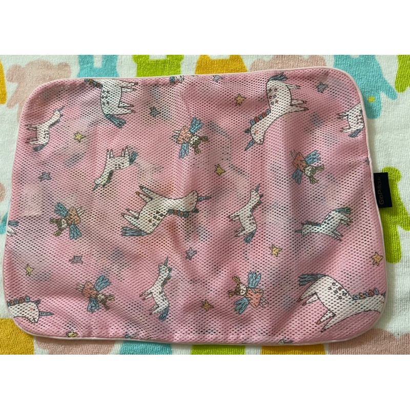 GIO Pillow 超透氣護頭型嬰兒枕套M號 粉色獨角獸