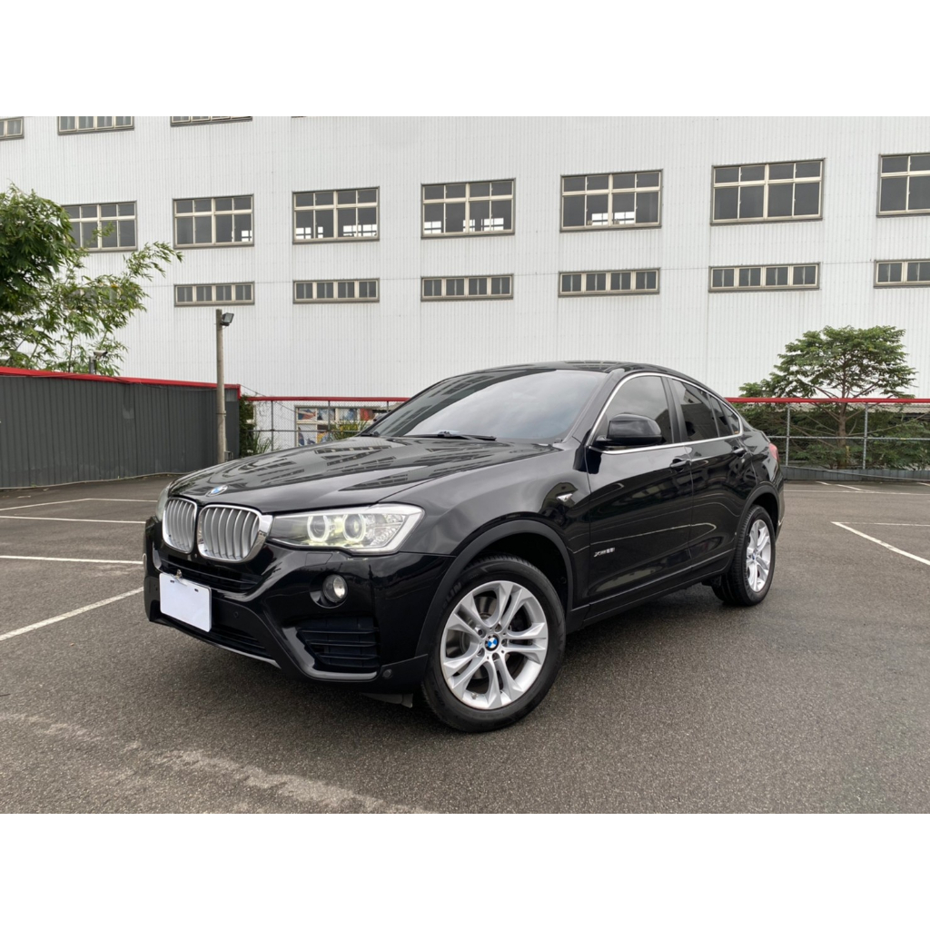 16年 F26型 BMW X4 xDrive28i 2.0 汽油 環景/電尾門/雙前電動椅/升級M版方向盤，實跑11萬