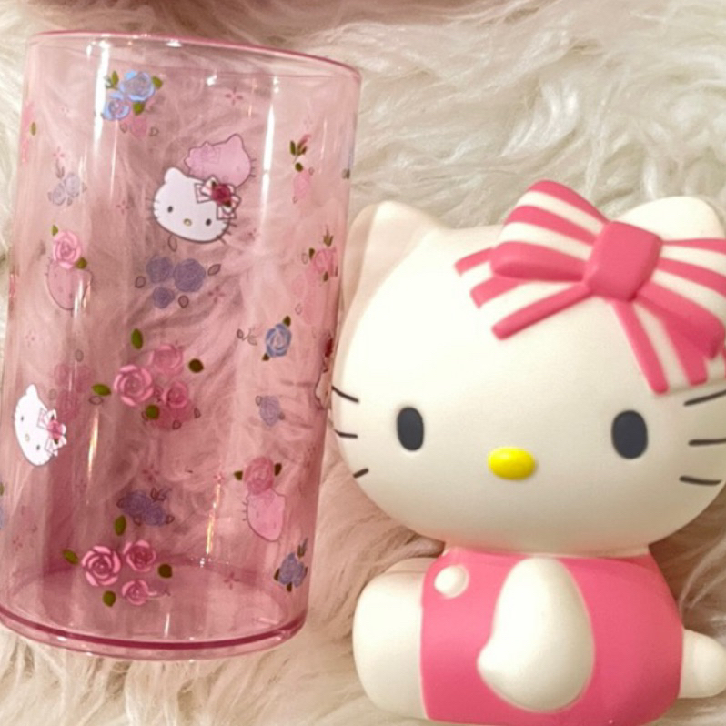 日本進口Hello Kitty放牙刷的收納大公仔和漱口杯一組
