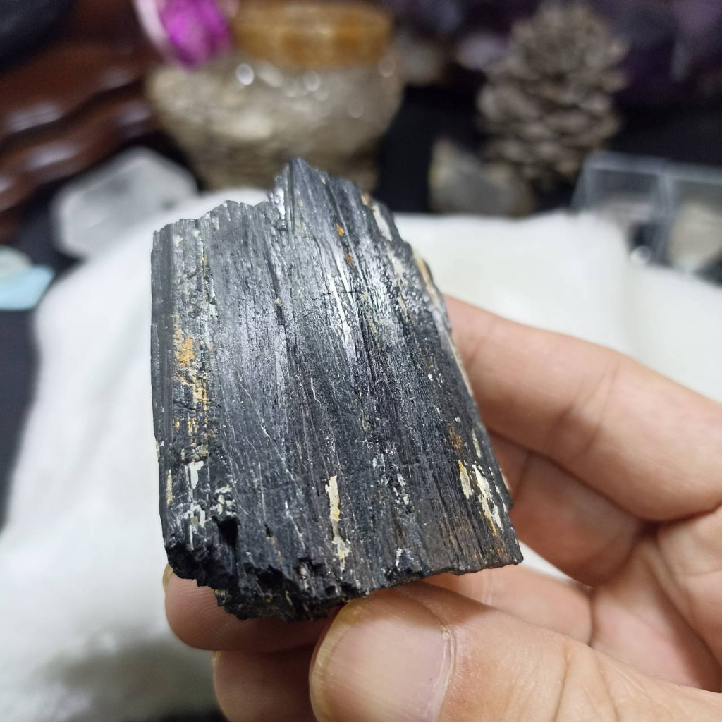 飛水晶-73(130g)黑碧璽柱(電氣石)帶雲母共生礦原礦
