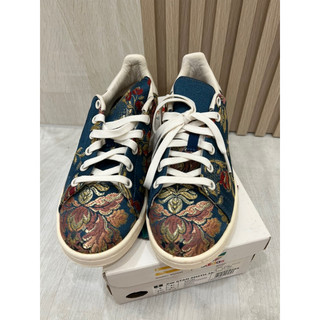 Adidas pharrell williams刺繡 尺寸23cm 全新品