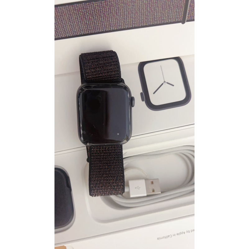 二手出售🌸Apple Watch S4 🌸運動型錶環