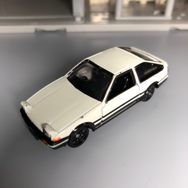 Tomica Toyota sprinter trueno ae86 白色引擎蓋