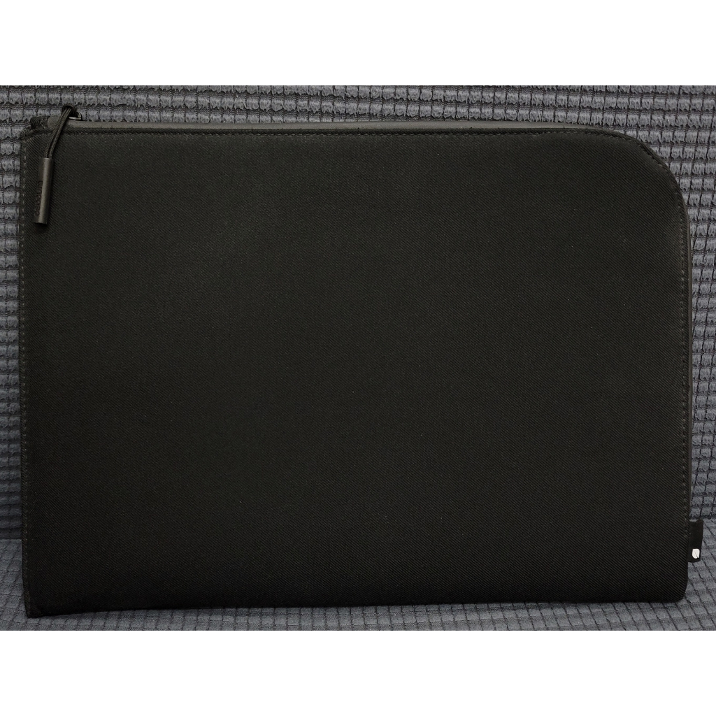 二手、免運【Incase】Facet Sleeve MacBook Pro  Air 13吋 筆電保護內袋(黑)