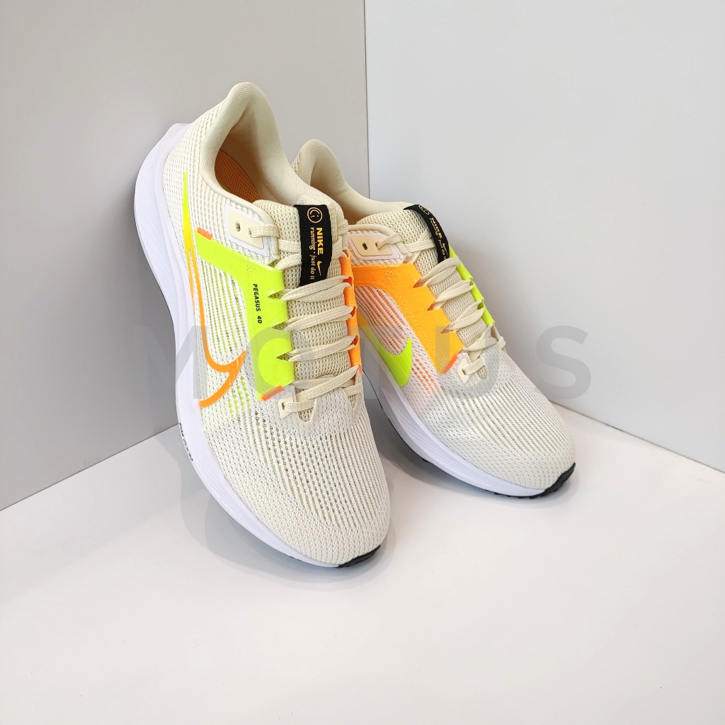 Motus | Nike AIR ZOOM PEGASUS 40 小飛馬 慢跑運動鞋 男 米黃 DV3853-101