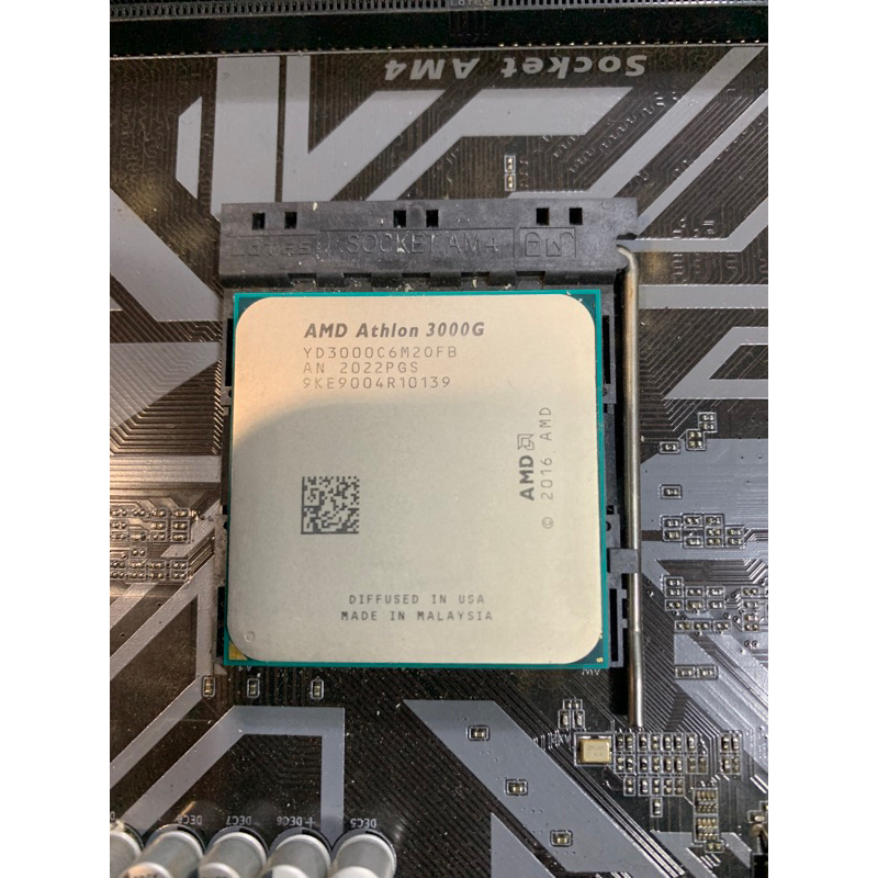 出售 CPU 一顆，AMD Athlon 3000G 有內顯。