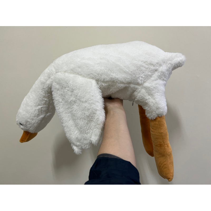 可愛的小白鵝抱枕娃娃 長度約90cm