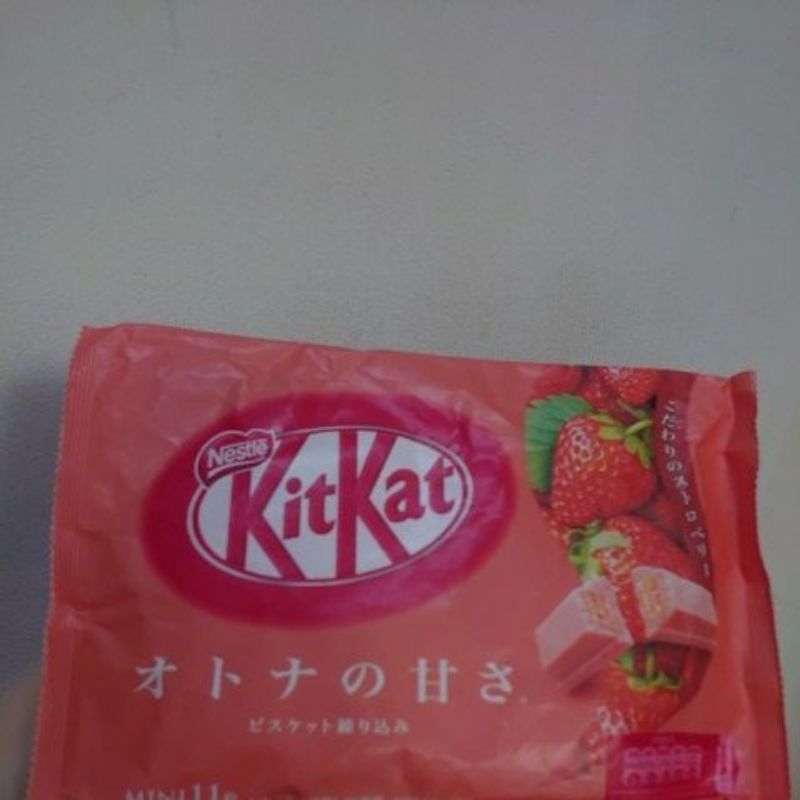 雀巢 kitkat 草莓味威化餅 草莓 威化餅 草莓餅乾 現貨 10枚