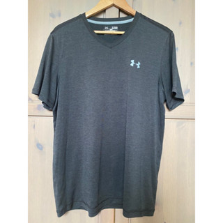under armour 黑色 微v領 運動上衣