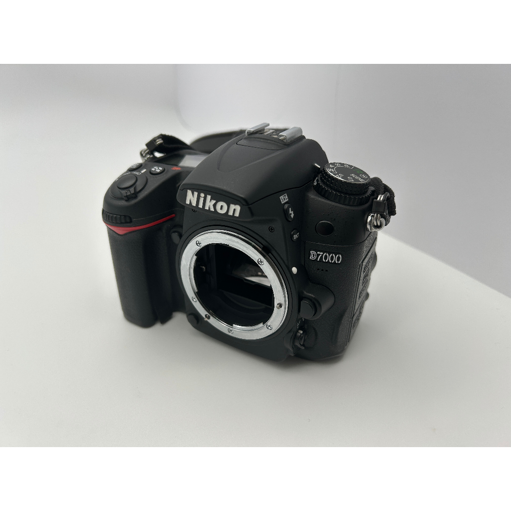【一番3C】Nikon D7000 單機身 機況良好 防塵防水滴 單眼相機 電池兩顆 1620萬像素 快門數34xxx次