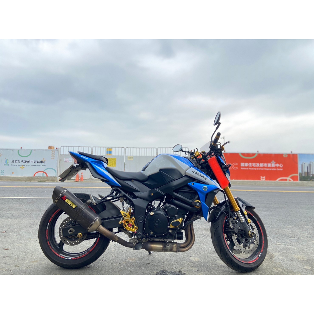 SUZUKI GSR-750 二手檔車中古車配合全額.超額.學生貸款強力過件白牌黃牌紅牌仿賽街車大型重機滿18即可辦理