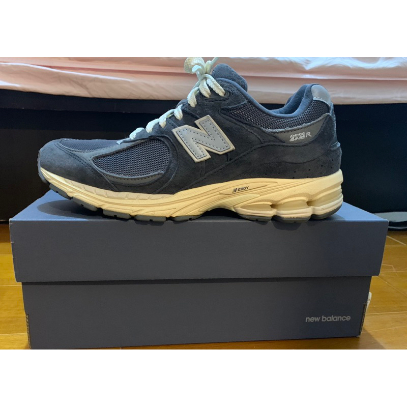 New Balance 紐巴倫 2002RHO 舊化碳黑奶油底US8.5(26.5cm)