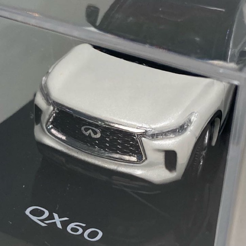 Infiniti QX60 白色 1/64 模型車 壓克力盒裝