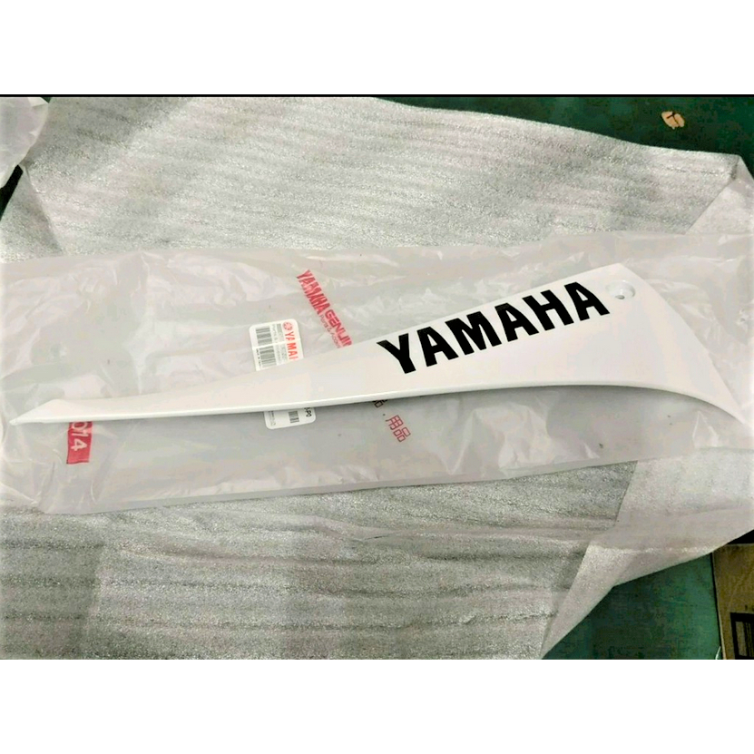 YAMAHA 山葉 原廠 勁戰 三代 125 (白色有字) 腳踏飾條 踏板飾條 側條 側蓋