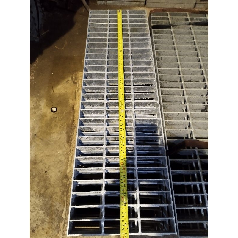 YU型鍍鋅格柵板，整排型水溝蓋板，排水蓋產品型號：YU3.8*W*100，四種寬度（W）：30、40、50、60