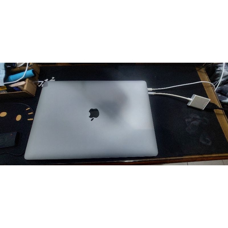 Apple A1707 MacBook Pro 2017 i7 2.8G 16G 512G 螢幕排線故障 二手機 銀色