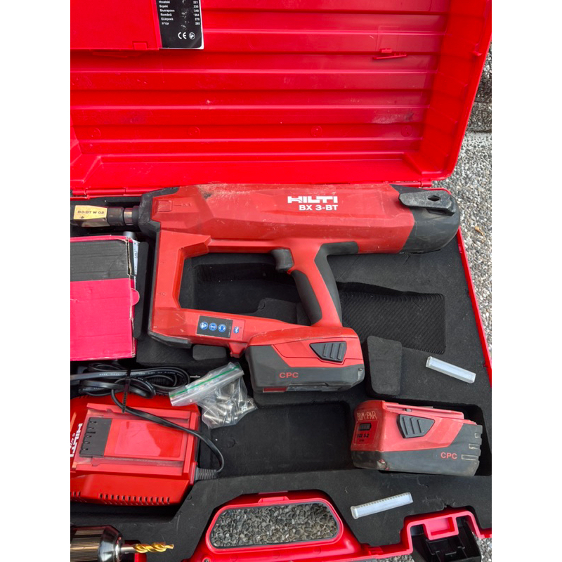 二手外匯 喜利得bx3  bt A22 電動釘槍  HILTI BX3 bt 電動釘槍 22V 兩電一充一套 鋼構轉用釘