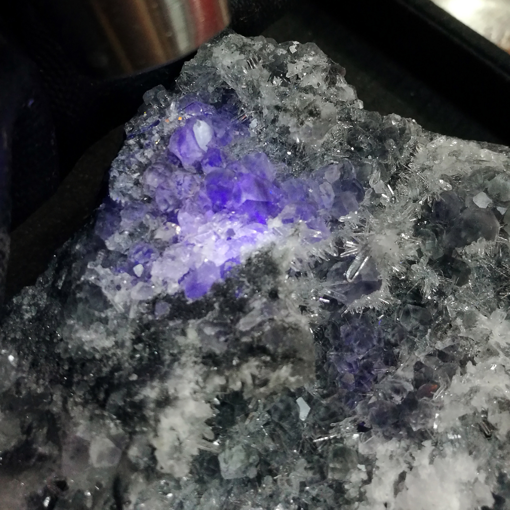 {石場}wk29約重1710g-超閃透亮白水晶共生無色螢石 福建產 菊花晶 螢石 水晶簇 原礦