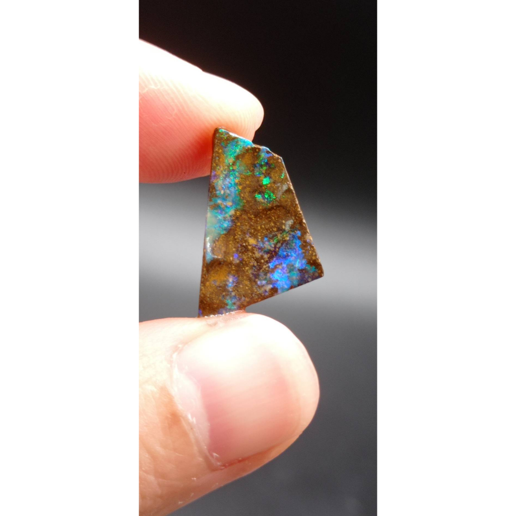 茱莉亞 澳洲蛋白石 礫背蛋白石原礦 編號R81 原石 boulder opal 歐泊 澳寶 閃山雲 歐珀