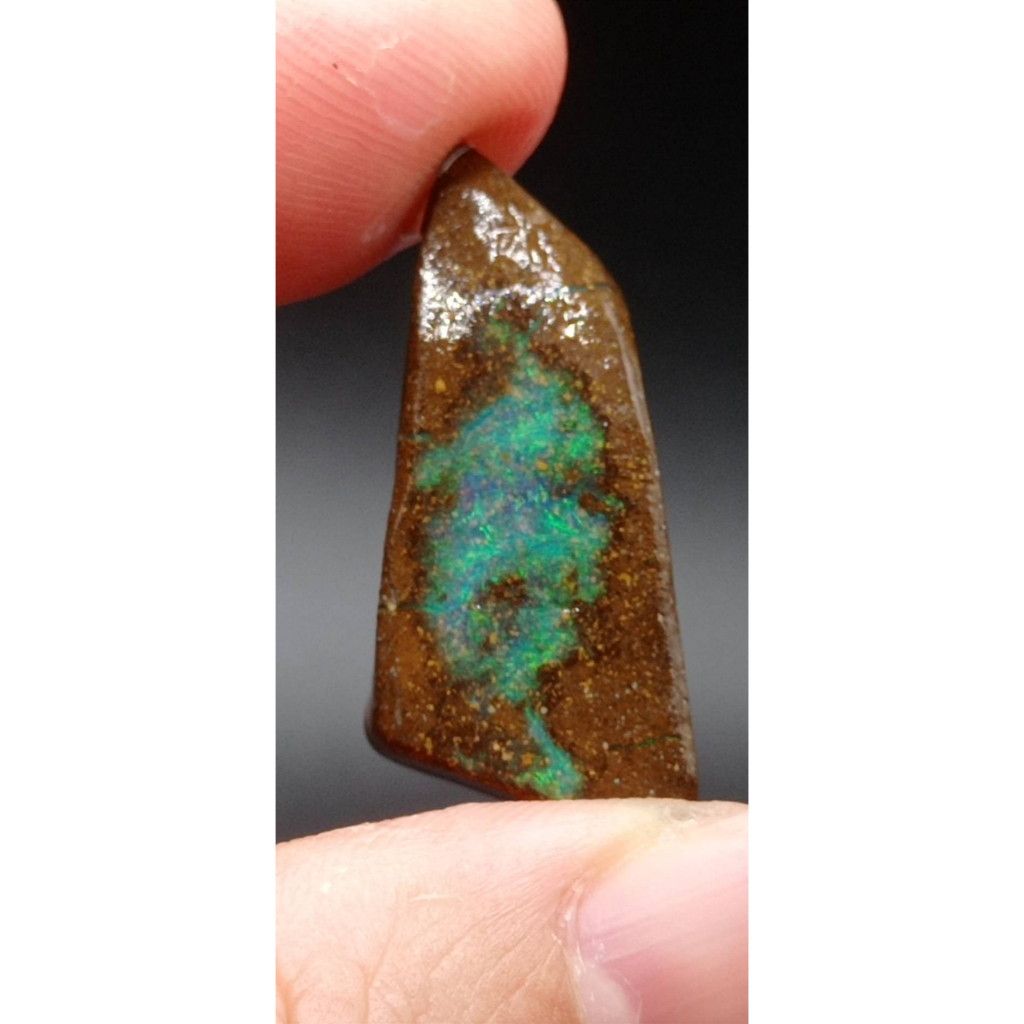 茱莉亞 澳洲蛋白石 礫背蛋白石原礦 編號R84 原石 boulder opal 歐泊 澳寶 閃山雲 歐珀